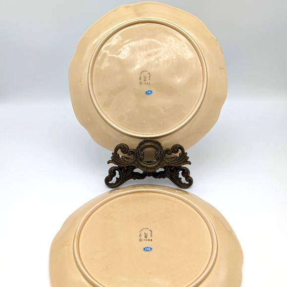 Vintage (1983) The Haldon Group Parade of Bunnies 9" Salad Plates - Picture 3 of 5